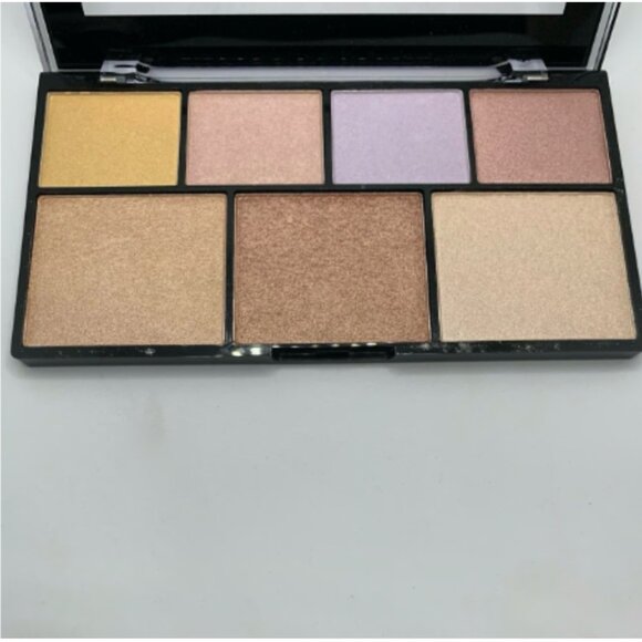 NWOT NYX Strobe of Genius Illuminating Highlighter Strobe Palette - Picture 2 of 7